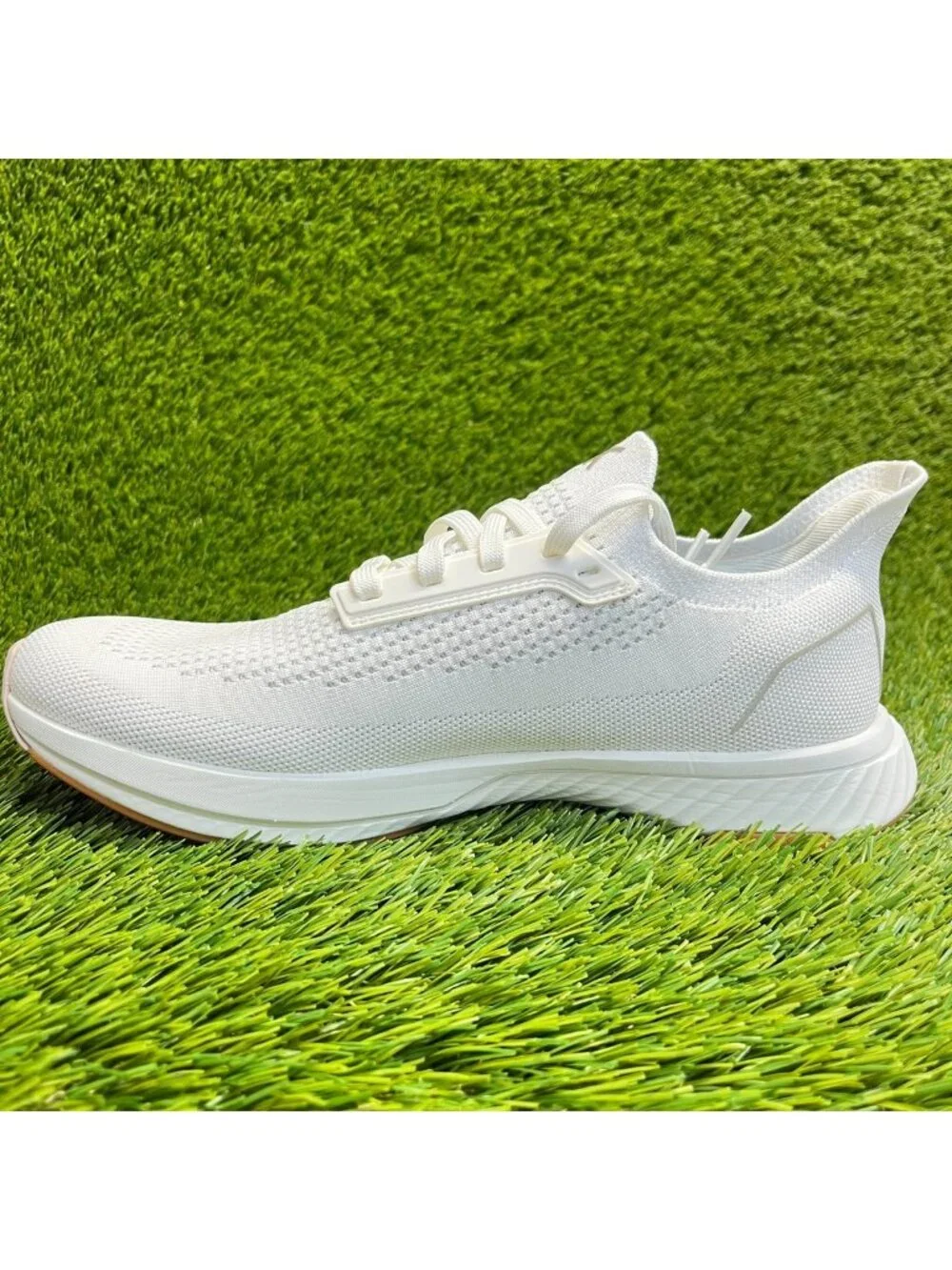 Flux Adapt Runner White Gum Mens Size 8.5 Womens Size 10 Running Athletic Shoes