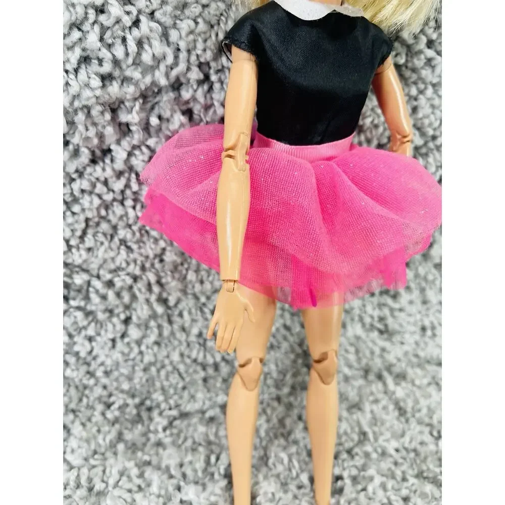 Barbie Made to Move Hybrid Joints Doll Black And Pink Dress 2016 Mattel Toy