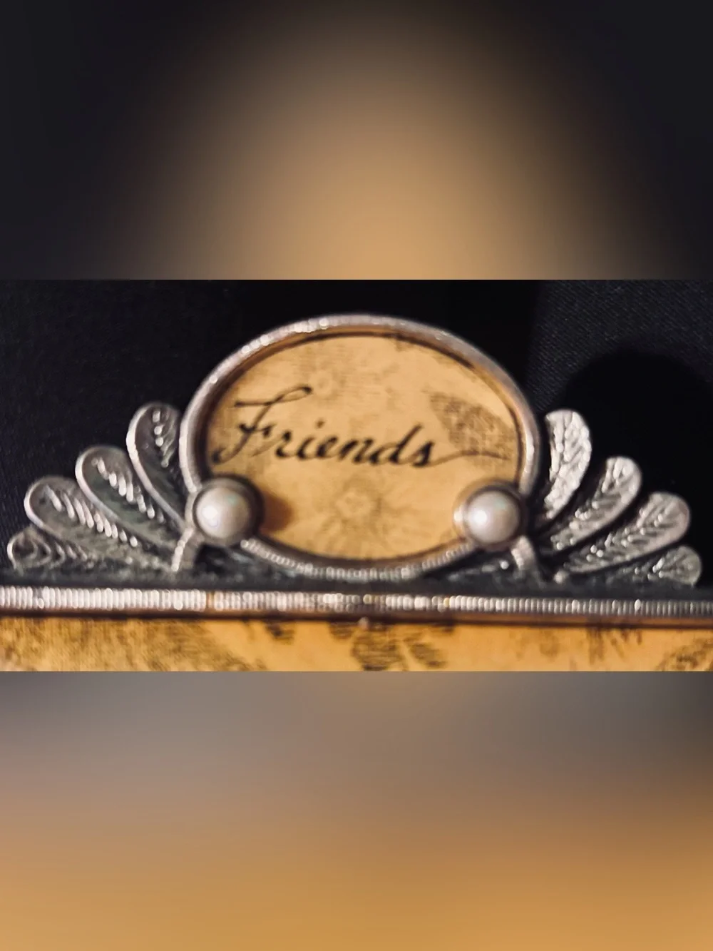 NWOT Vintage Home Collection “Friends” 6×4 Photo Frame — Sepia Collage, Ornate