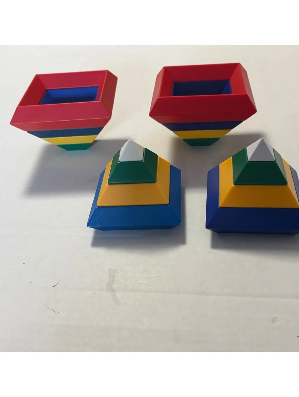 16 pyramid pieces stacking toys