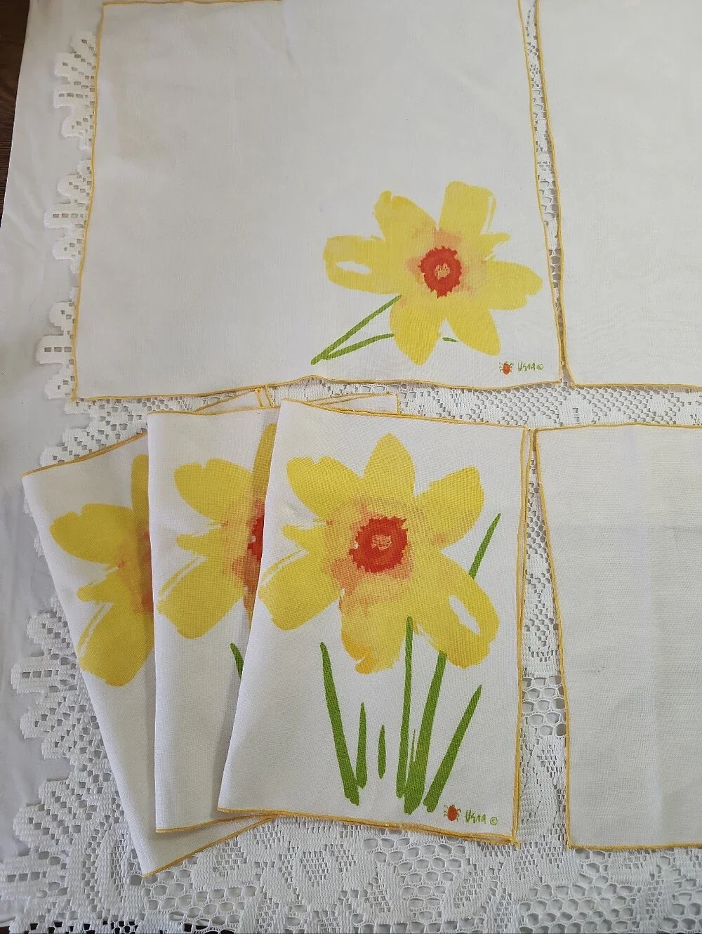 Lot of 6 Vintage Vera Neumann Yellow Daffodil Linen Placemat Napkins