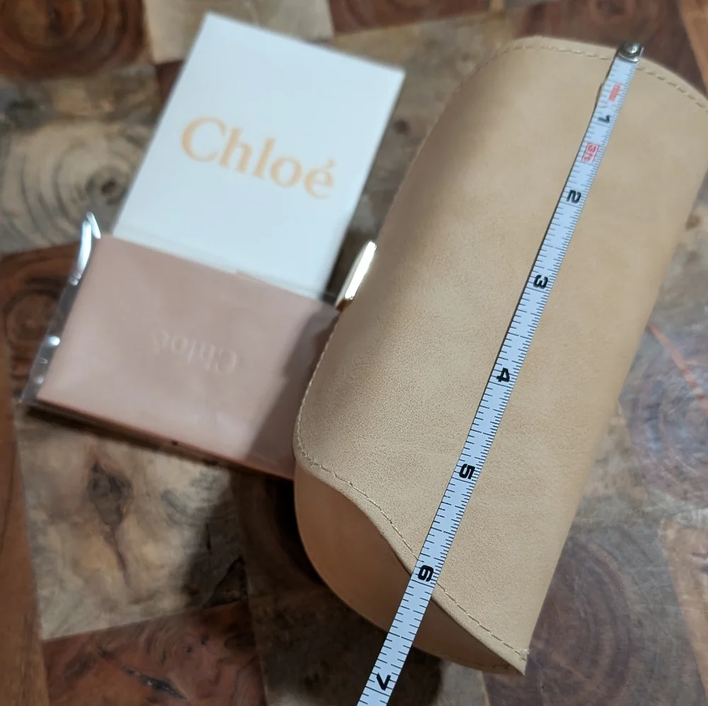 Chloe item glass