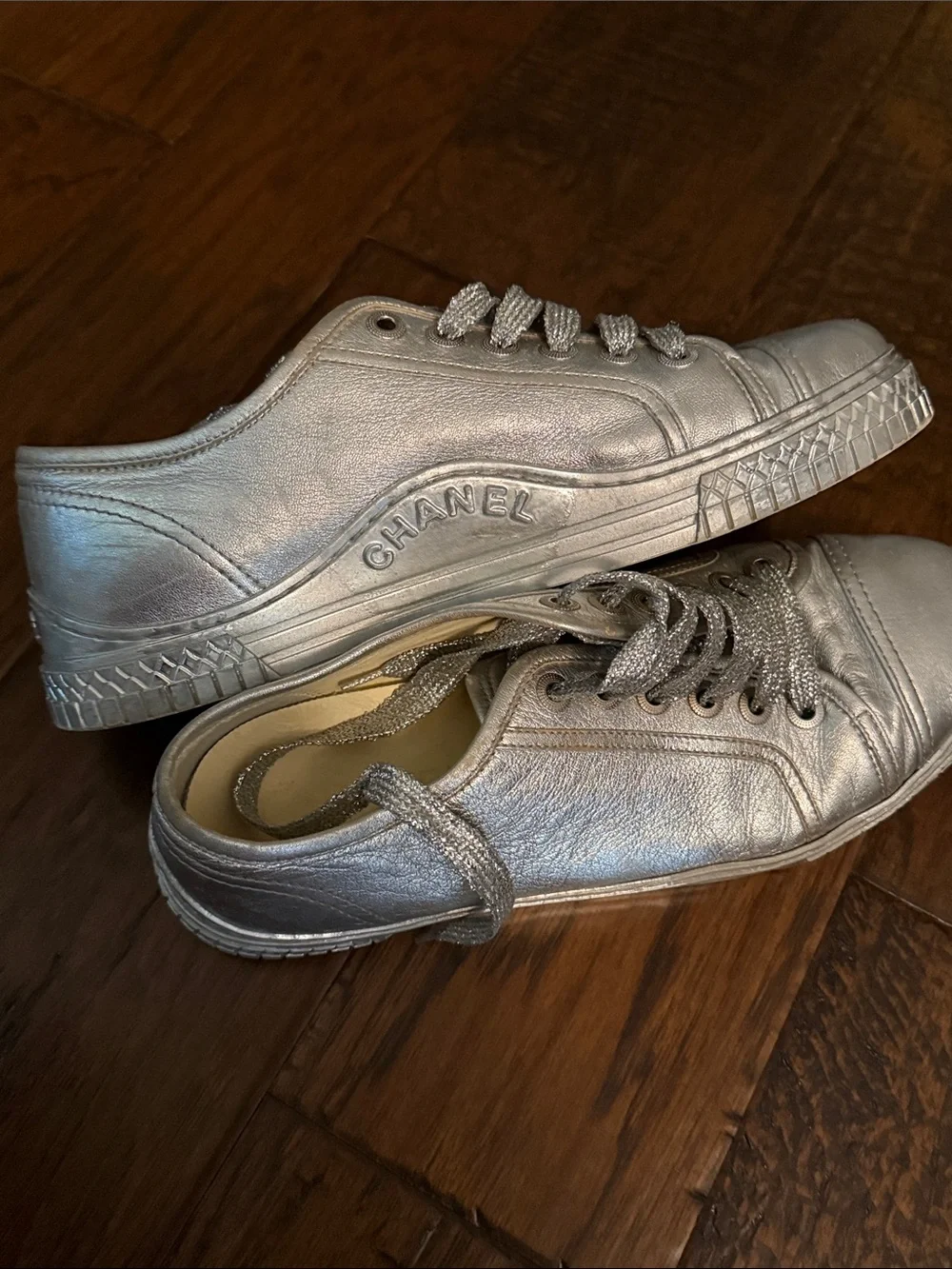 CHANEL low top