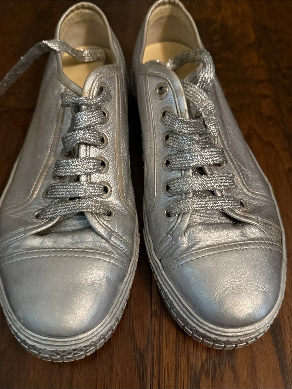 CHANEL low top