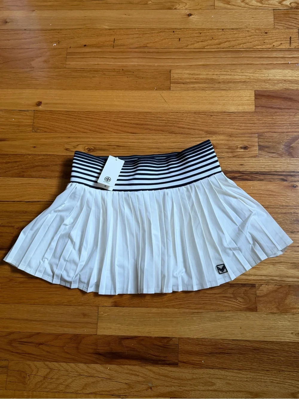 NWT Tory Burch Performance Jersey Tennis Skirt XS – Snow White/Tory Navy