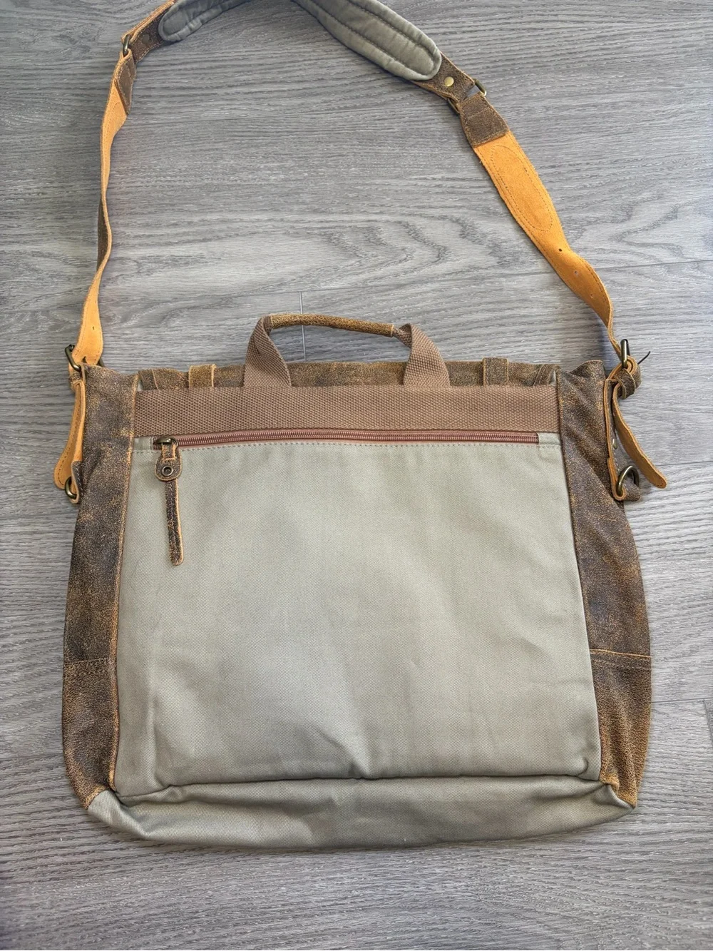 The Territory Ahead brown leather messenger computer bag satchel Vintage Style