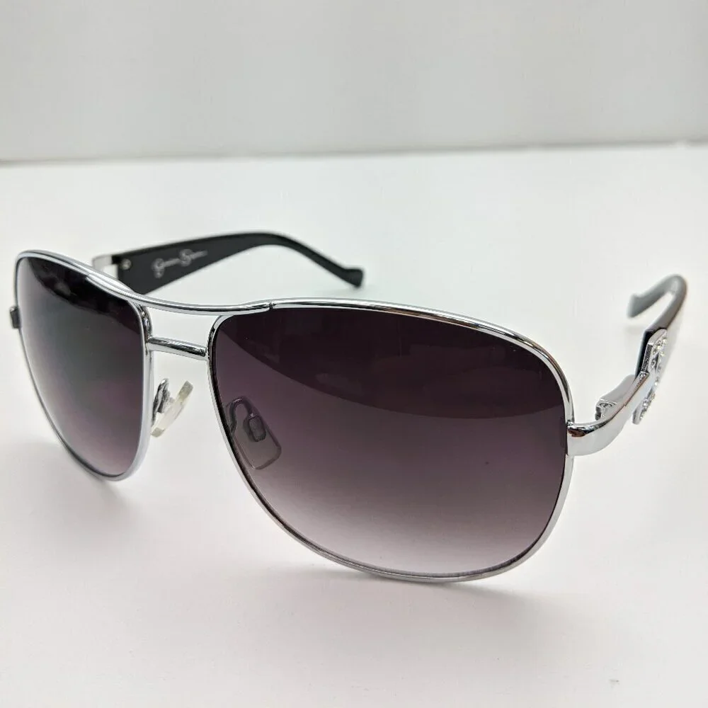 Jessica Simpson frame 10
