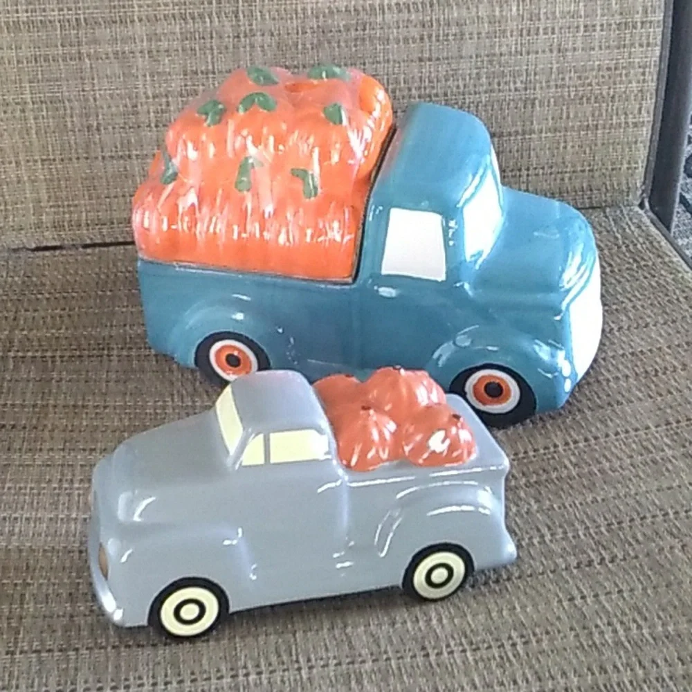 Ceramic Pumpkin Truck Cookie Jar & Small Truck Decoration (Set of 2)