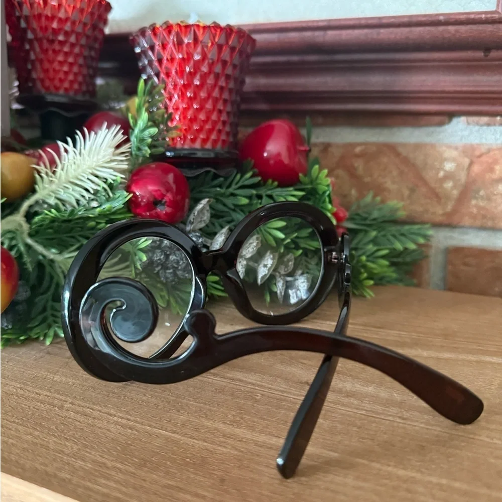 Stylish Black Oversized Baroque Swirl Hollywood UV 400 Sunglasses