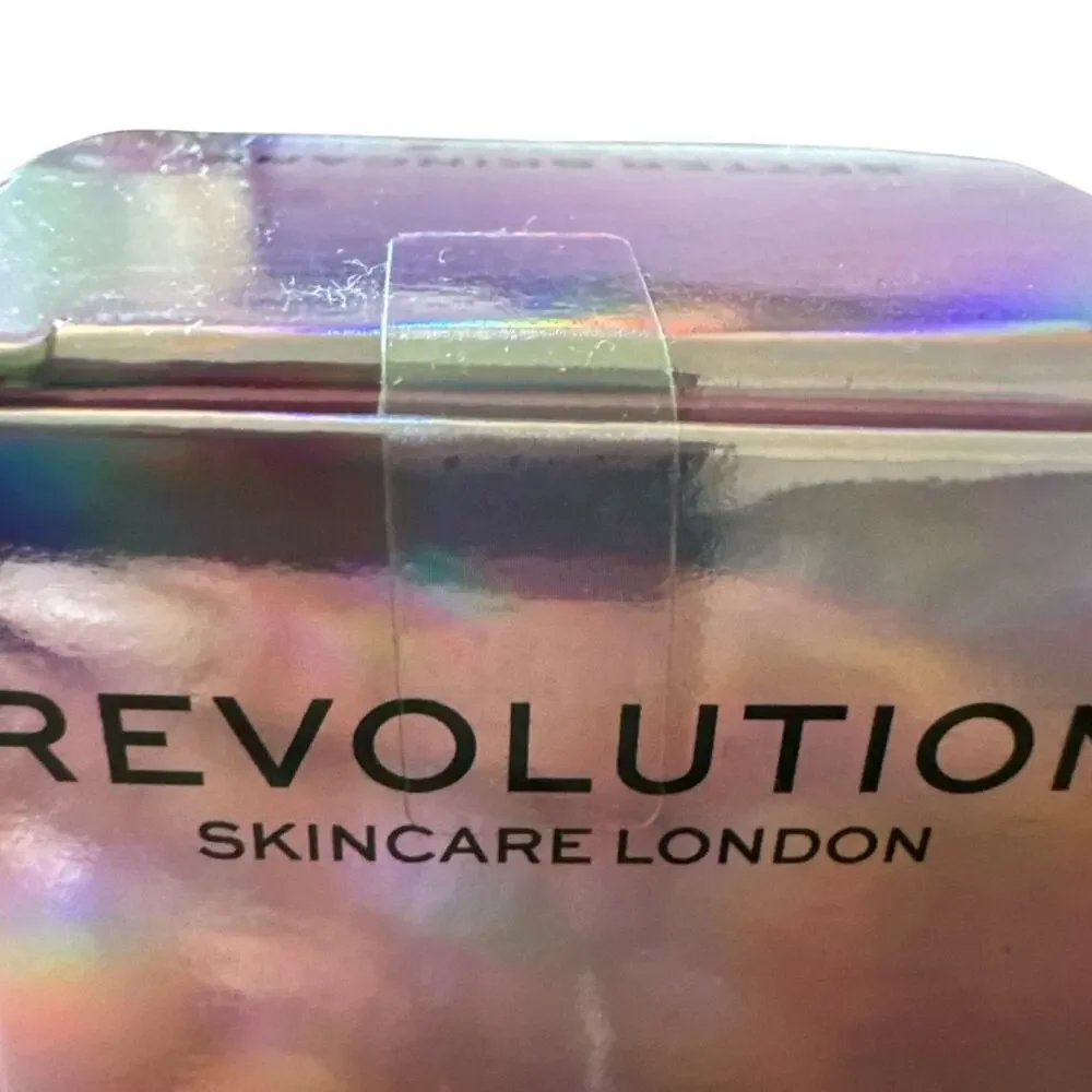 REVOLUTION Skincare London Superfruit Serum & Primer NIB