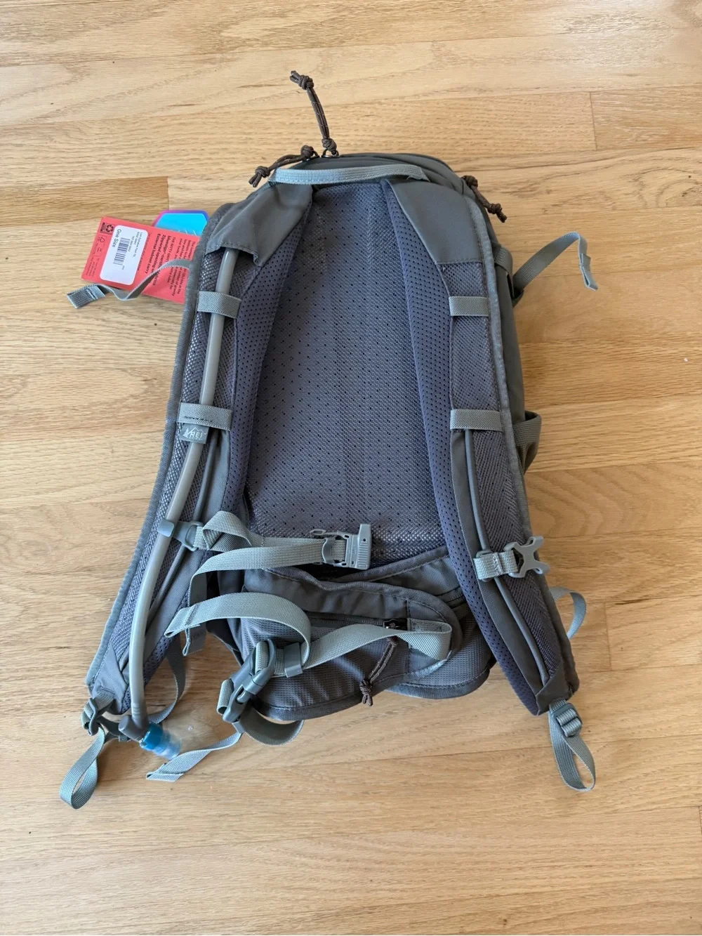 REI compact hydration