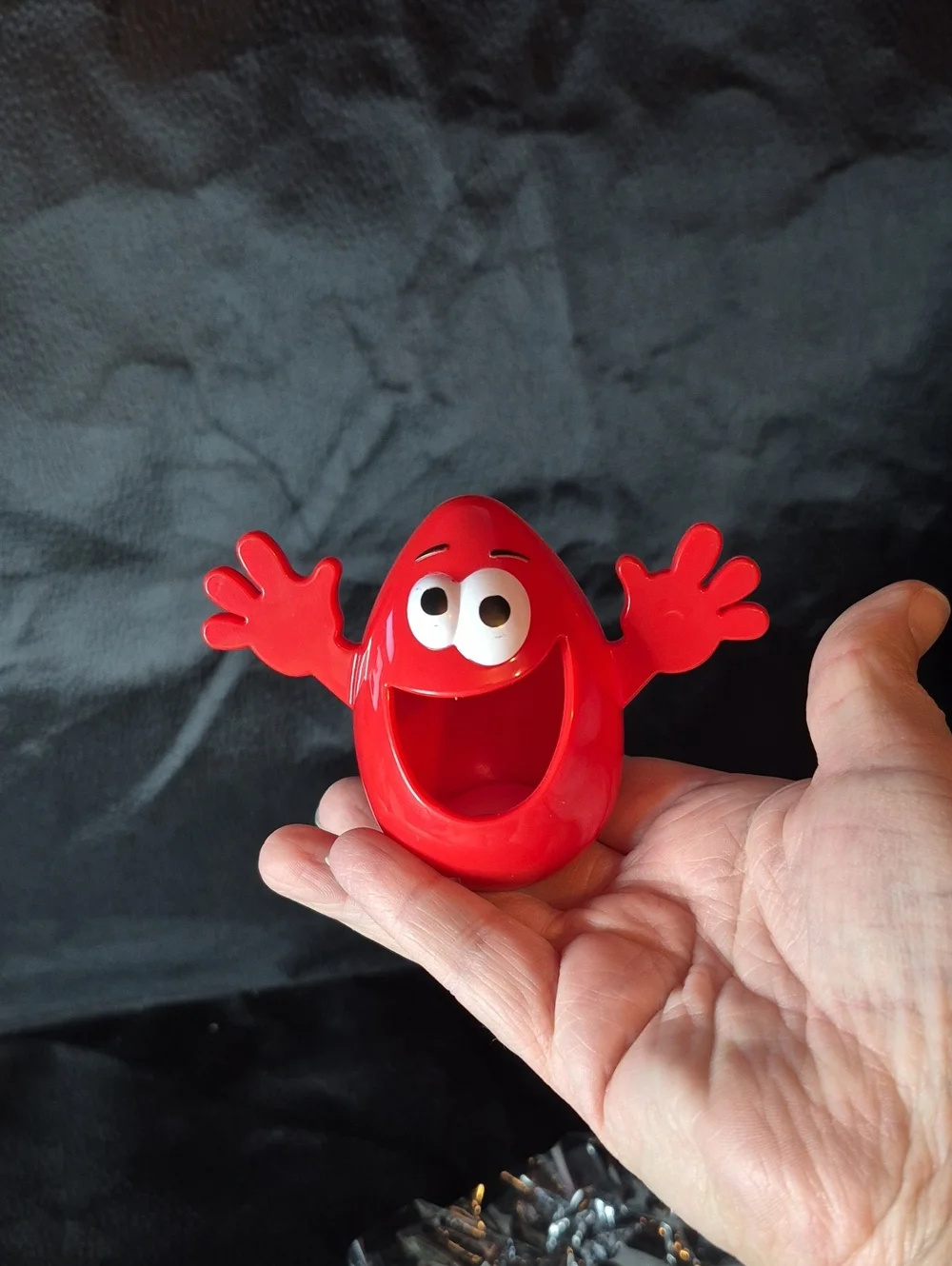 Adorable Smiling Egg Paperclip Holder - New