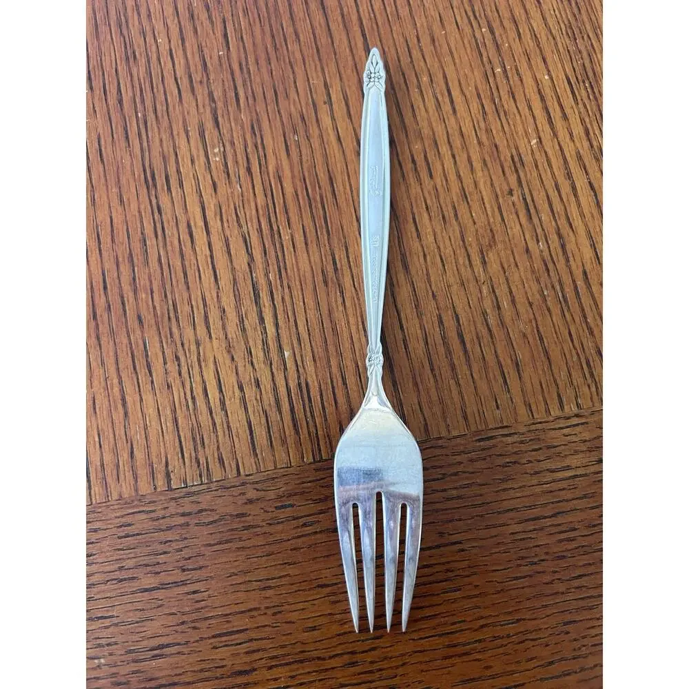 1847 Rogers Bros GARLAND International Silver Plate Flatware Dinner Fork