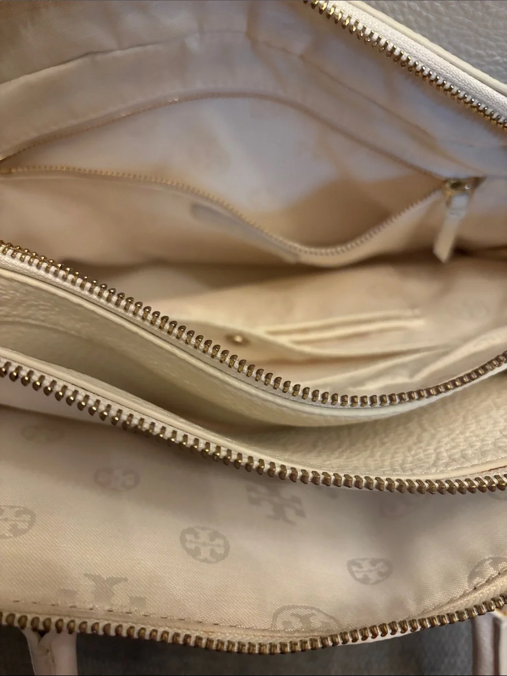 Tory Burch soft pebbled
