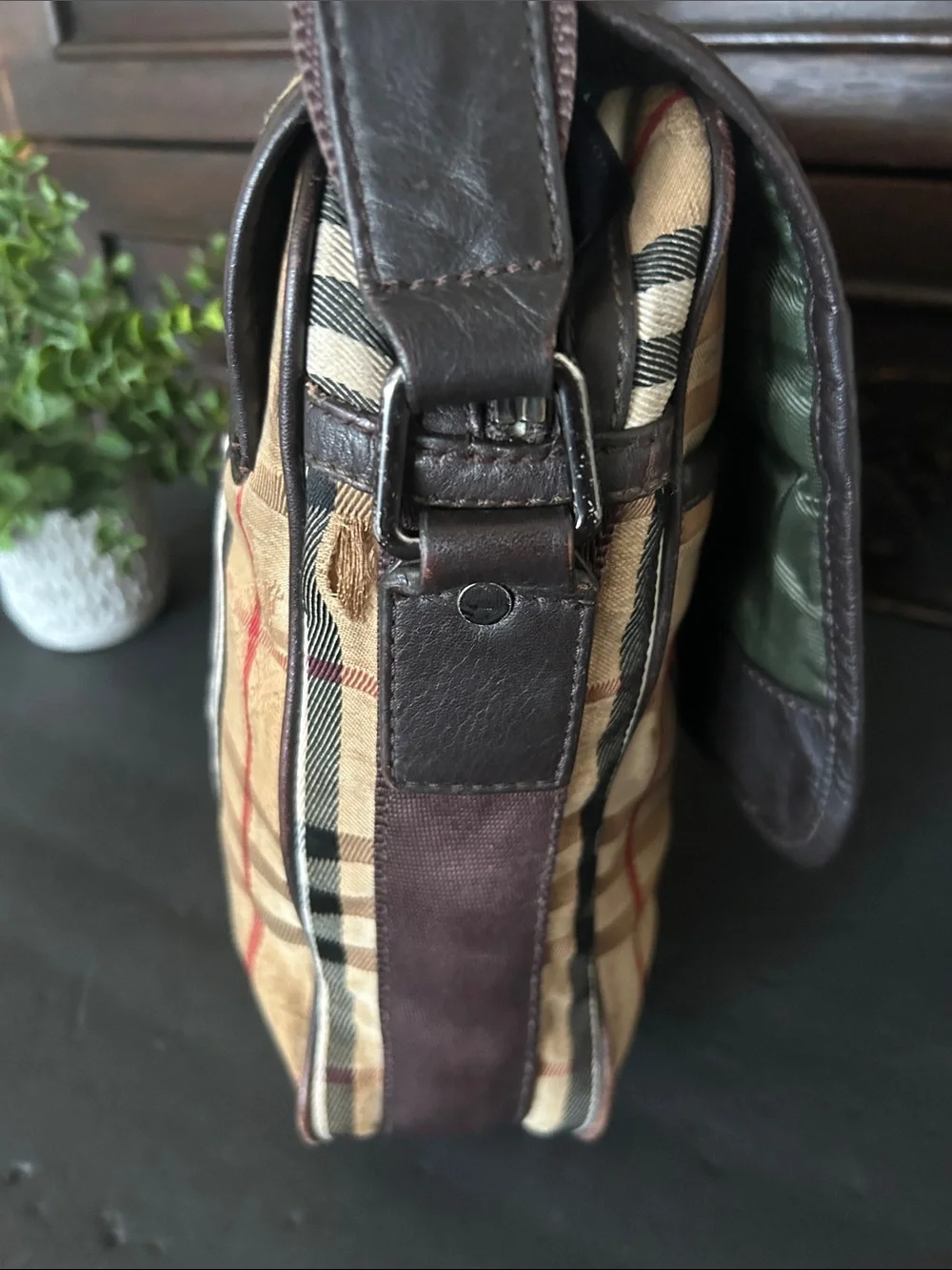N/A stylish beige