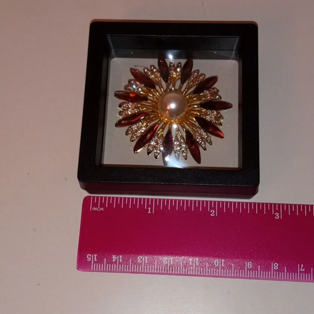 N/A elegant gold