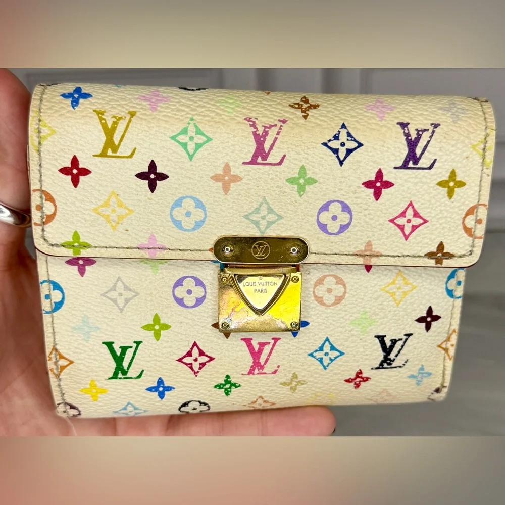 Louis Vuitton description own
