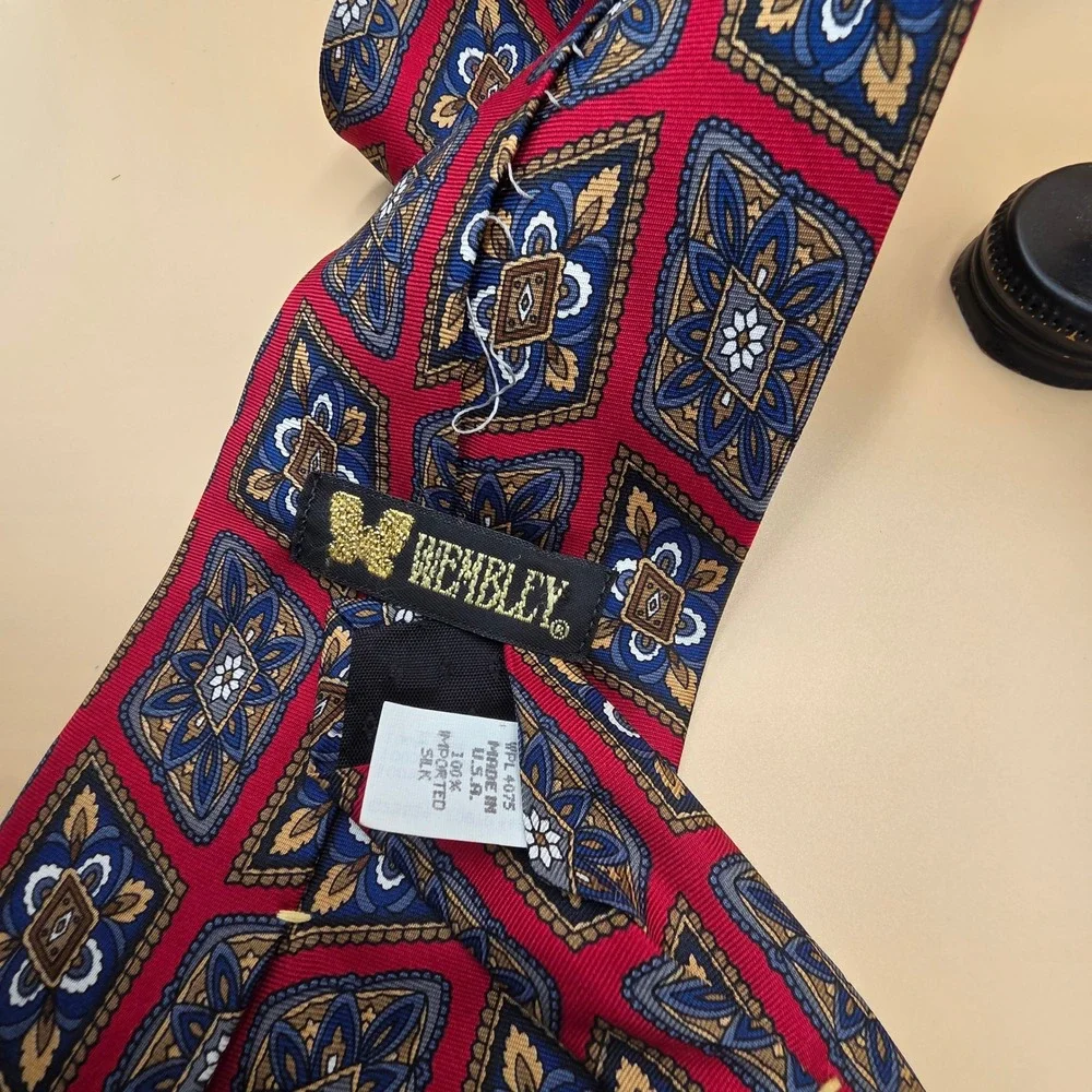 Wembley silk necktie