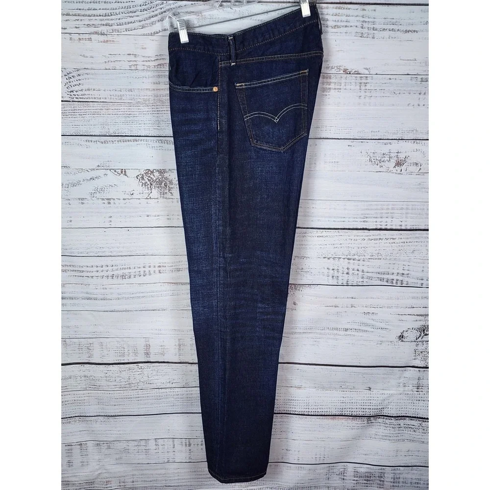Levis this pair