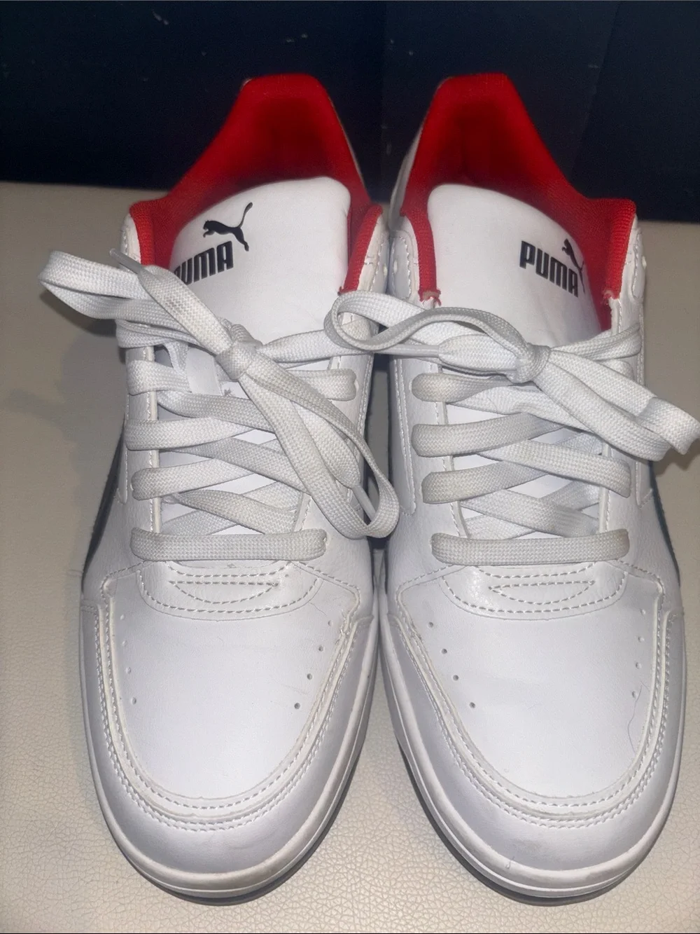 Men’s Puma SoftFoam White Low-Top Sneakers with Black Formstrip and Red Collar