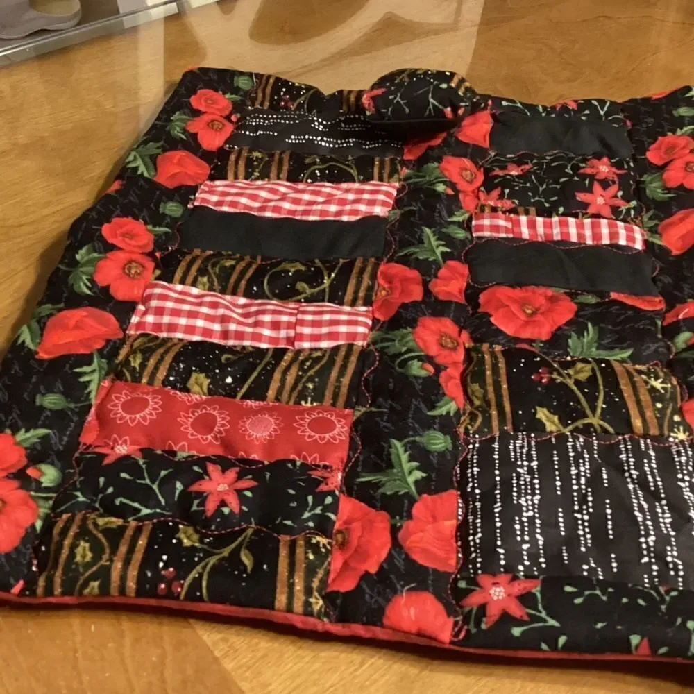 NWOT. Hand Crafted Quilted Toy Animal/Dolly Quilt