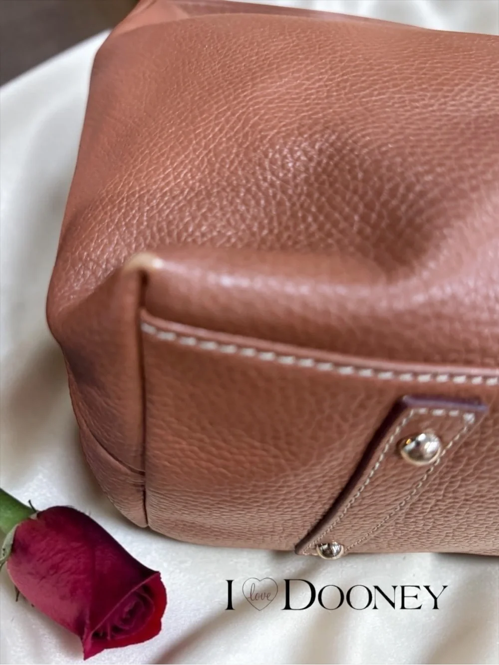 Dooney & Bourke classic dooney