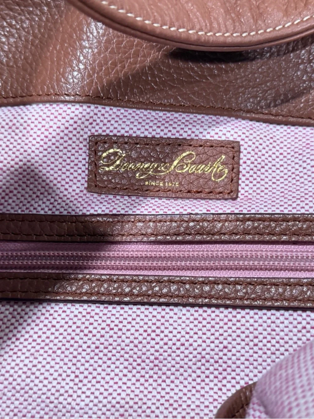 Dooney & Bourke classic dooney