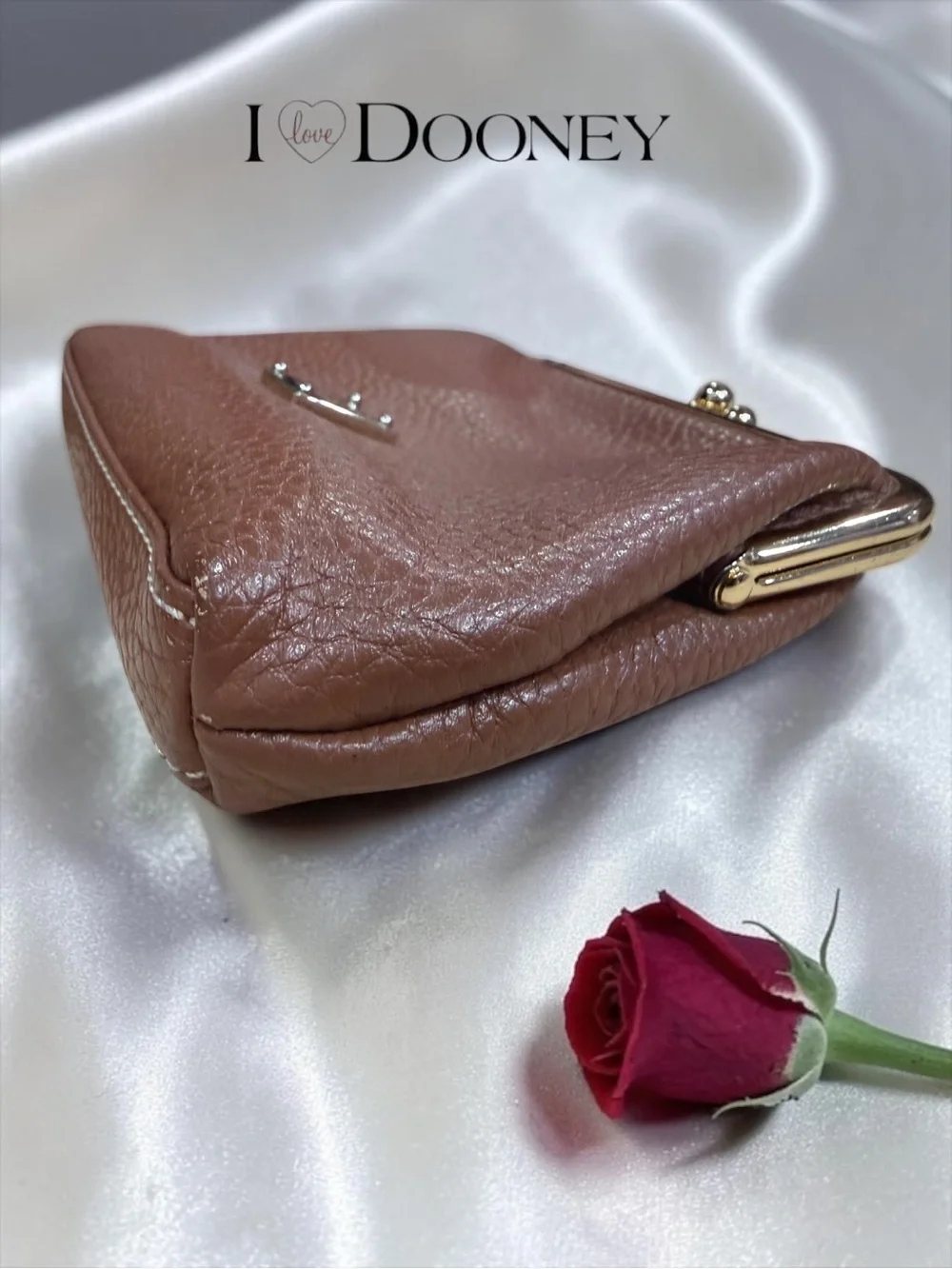 Dooney & Bourke classic dooney