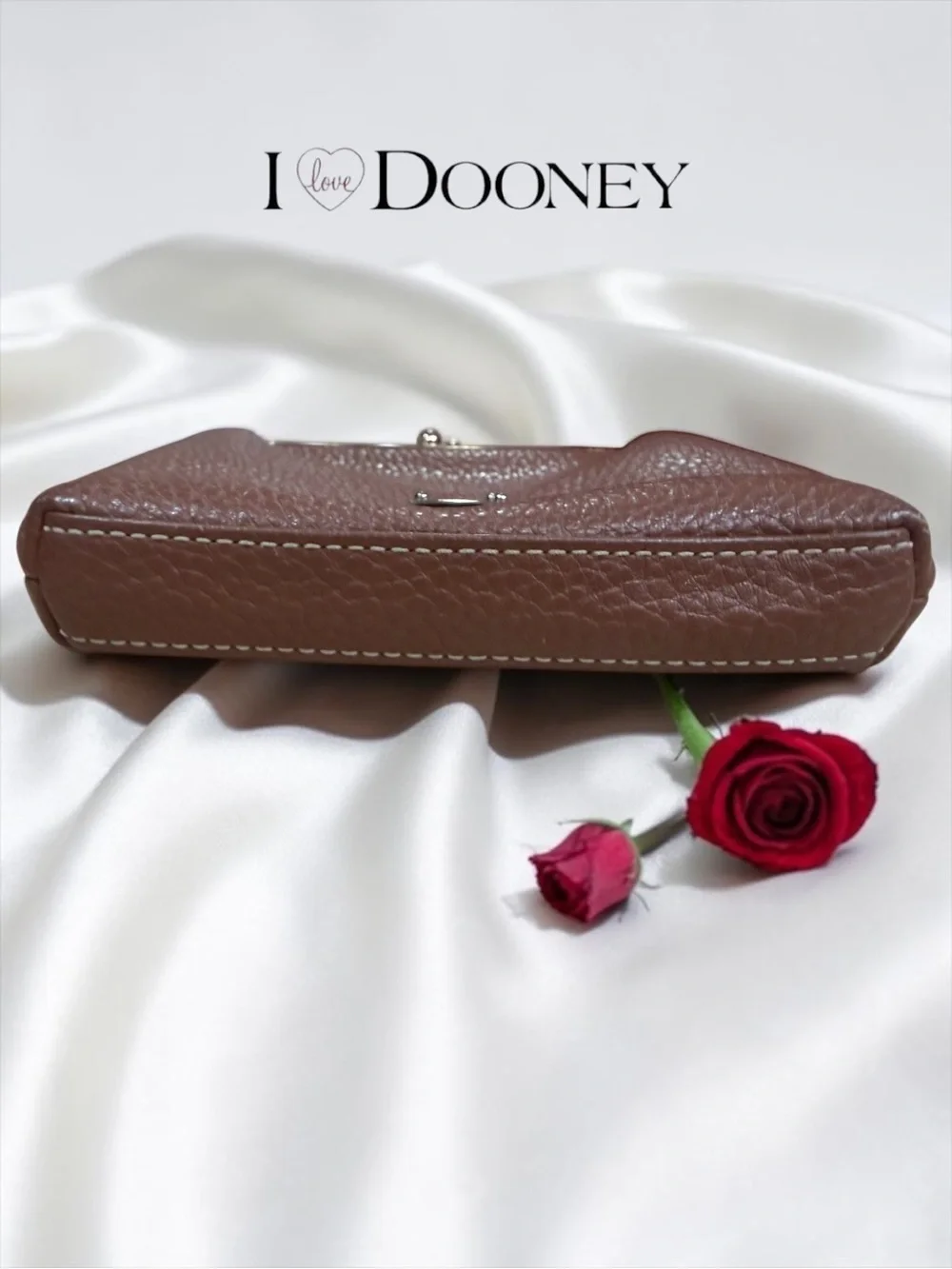 Dooney & Bourke classic dooney
