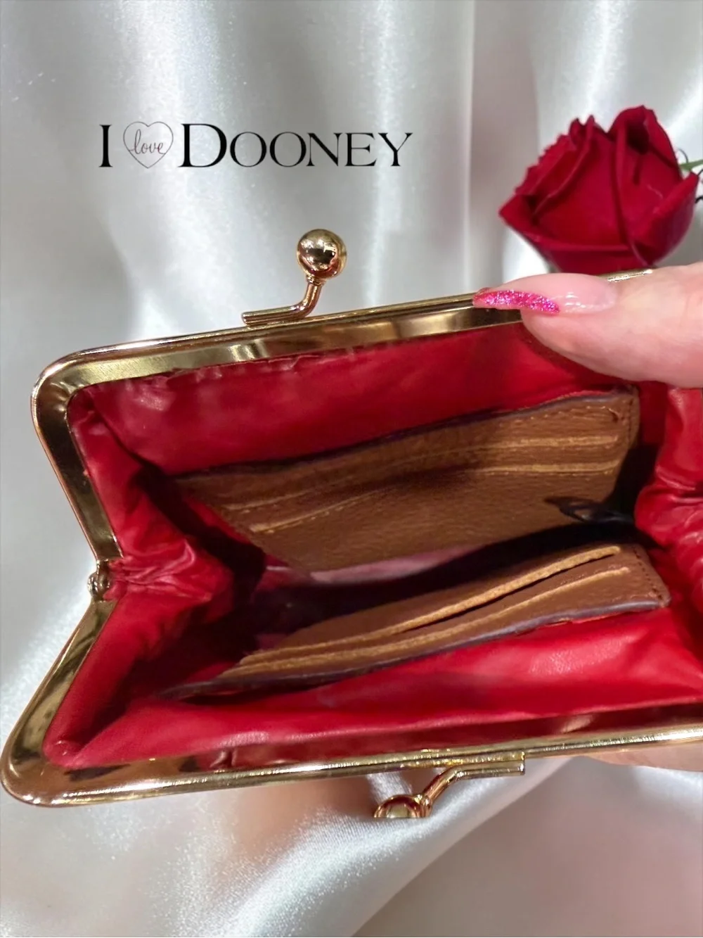 Dooney & Bourke classic dooney