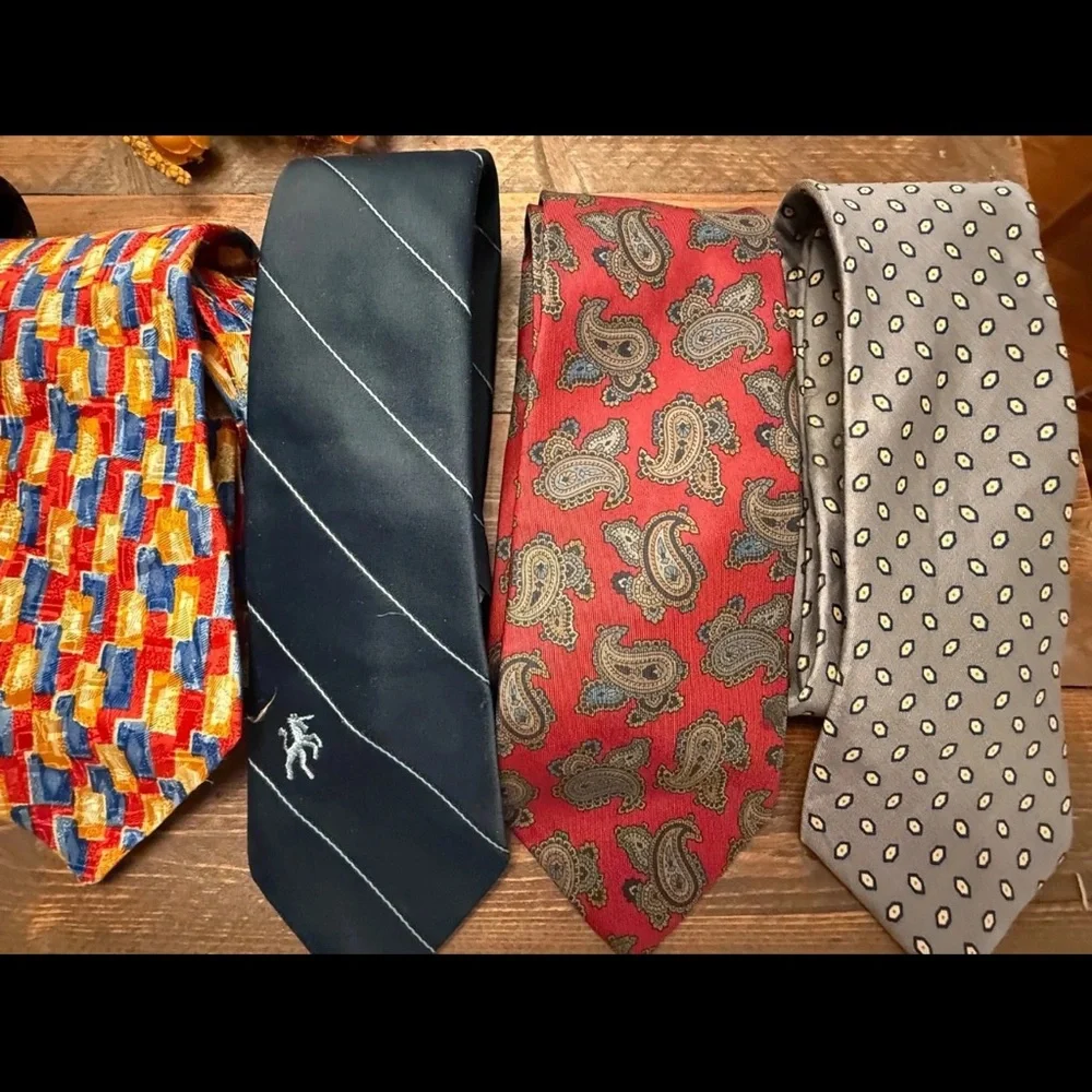 8 1970’s-80’s Vintage Silk Men’s Neckties Hathaway Roundtree Don Lopez Bronzini