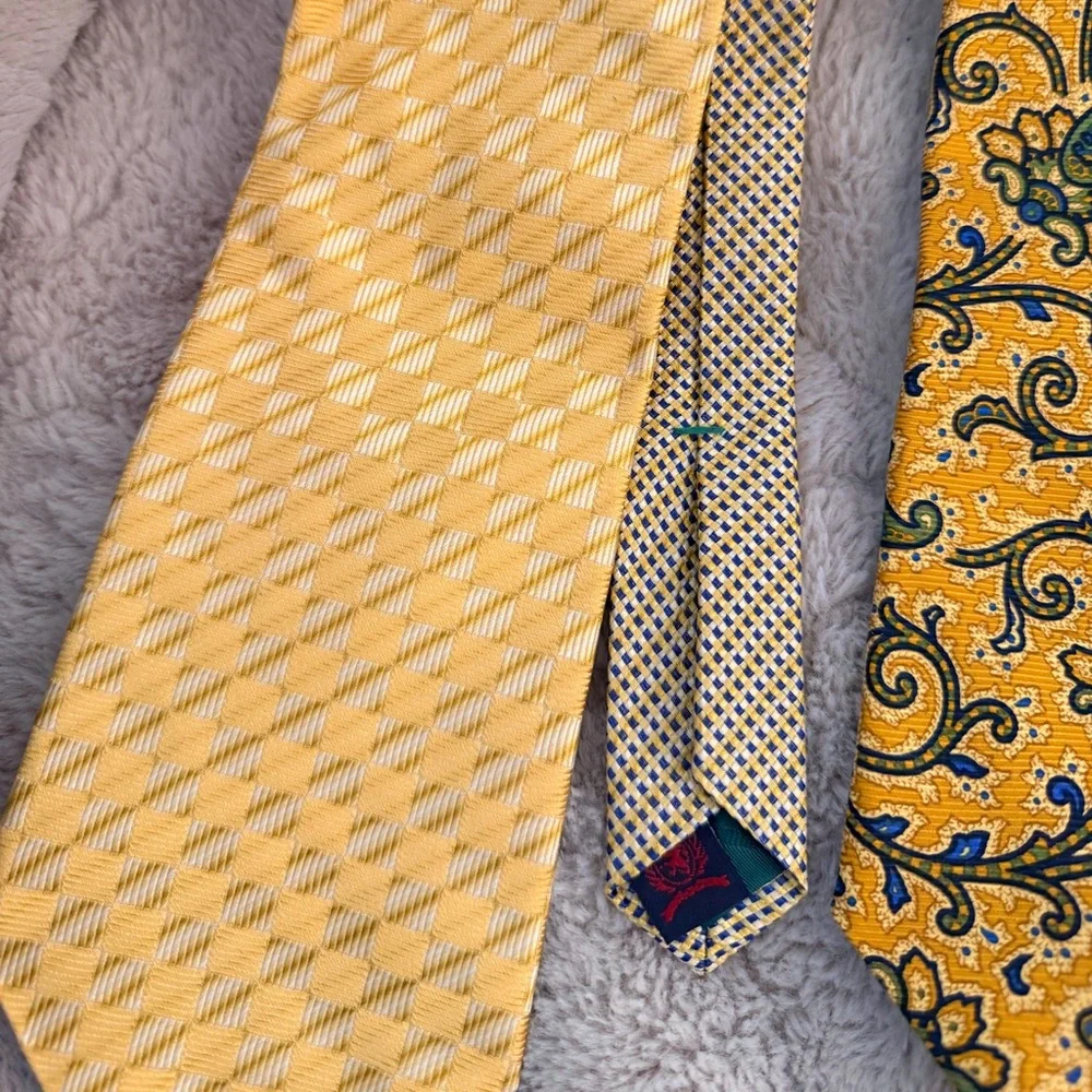 Lot of 6 beautiful two toned Tommy Hilfiger 58” 100% silk tie EUC