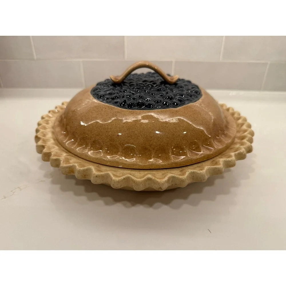 Vintage‎ Ceramic Blueberry Pie Dish w Lid and Recipe Speckled Tan 11 Inch Baker