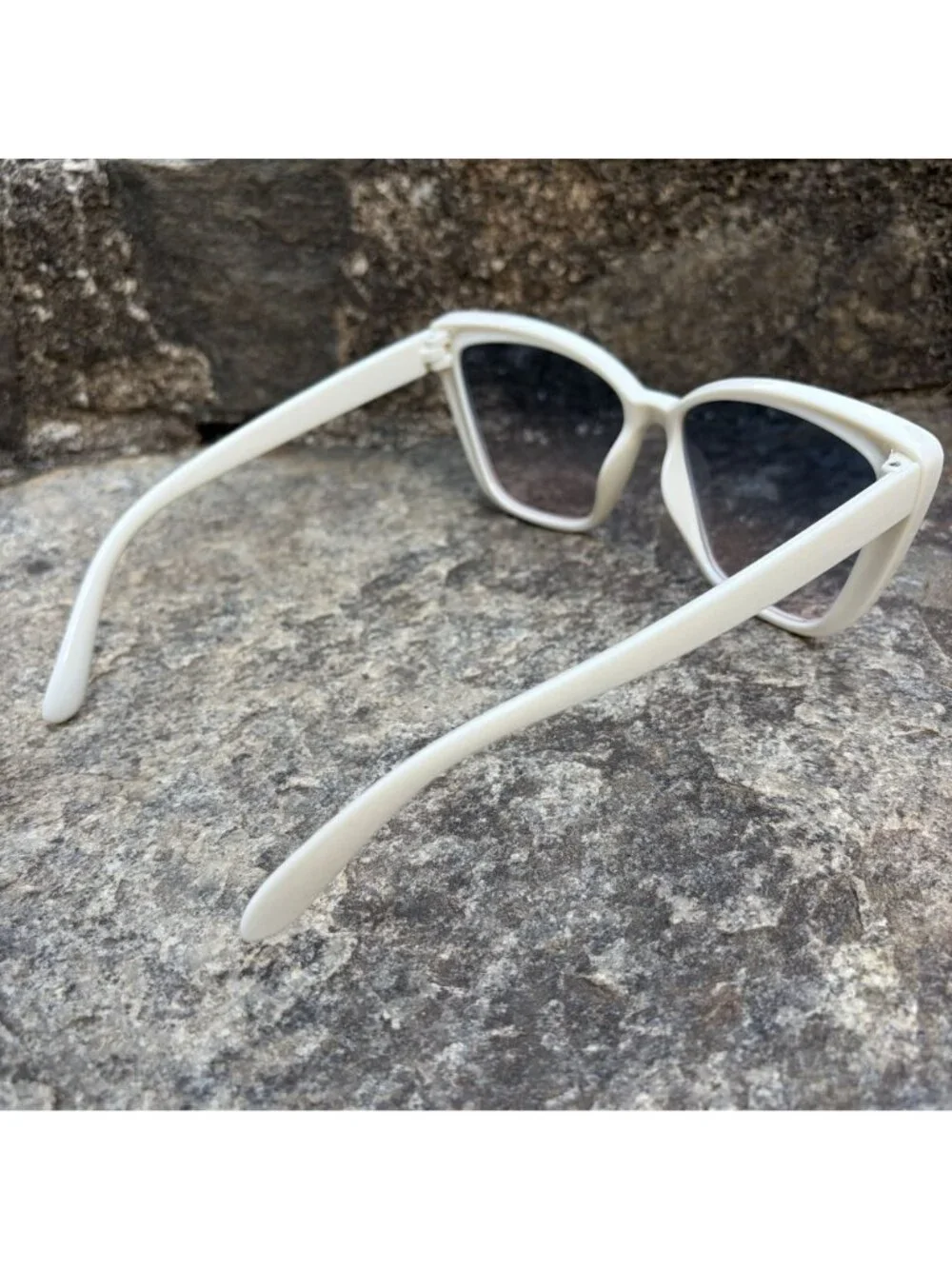 N/A chic cream