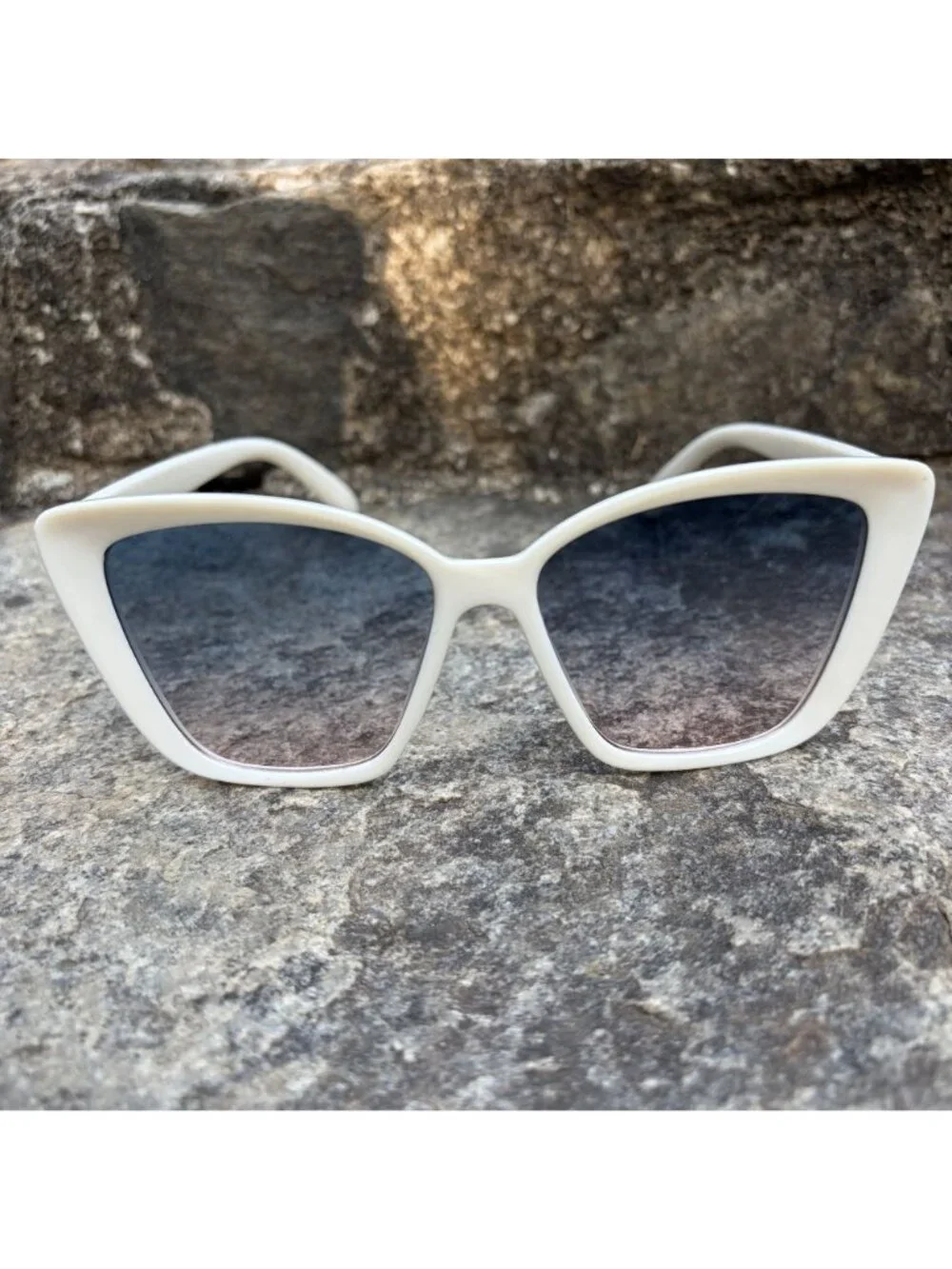 N/A chic cream