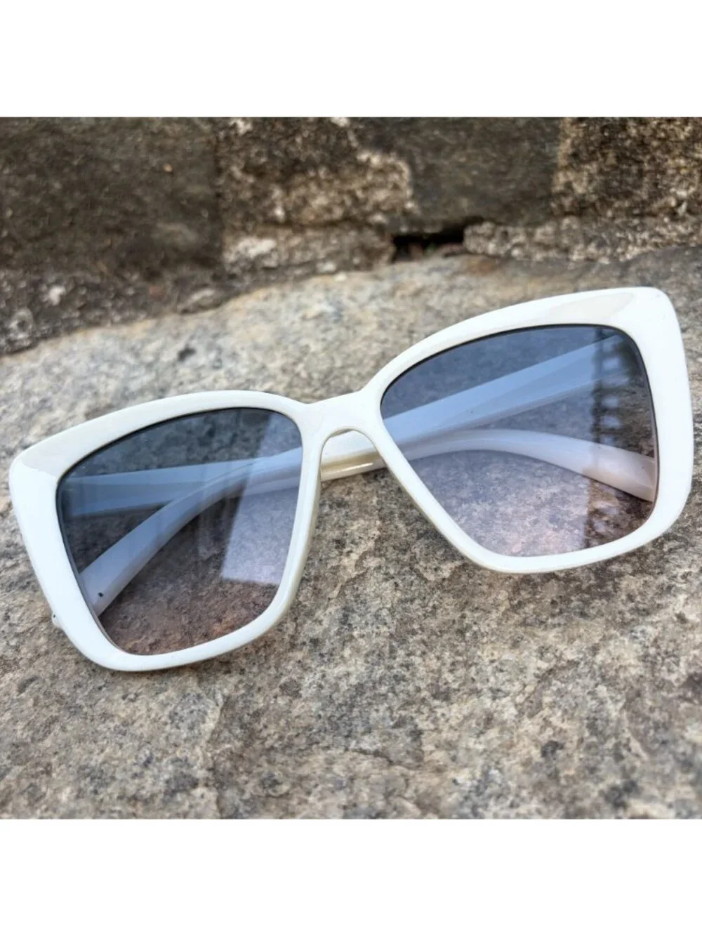 N/A chic cream