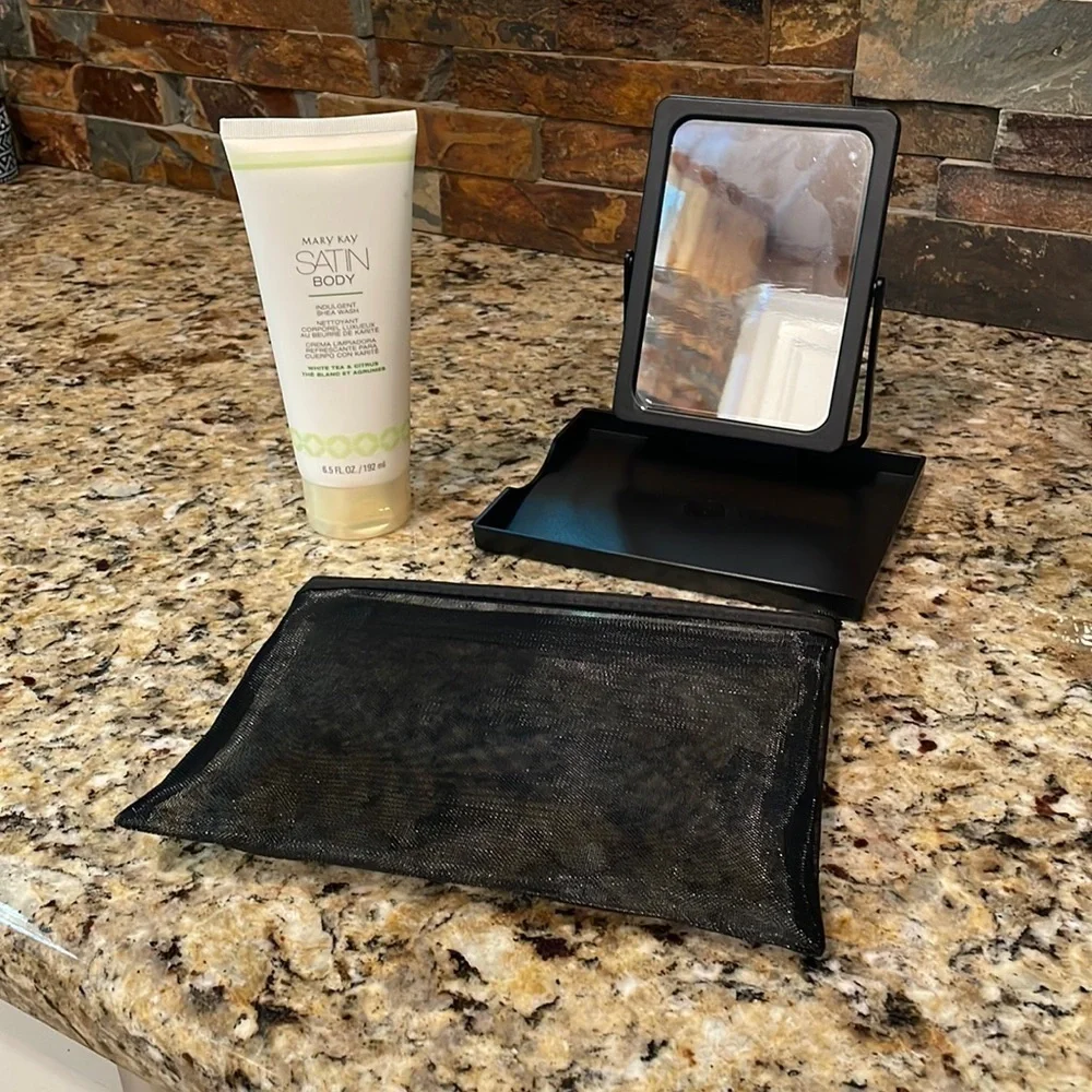 Mary Kay Travel Mirror & Satin Body Bundle