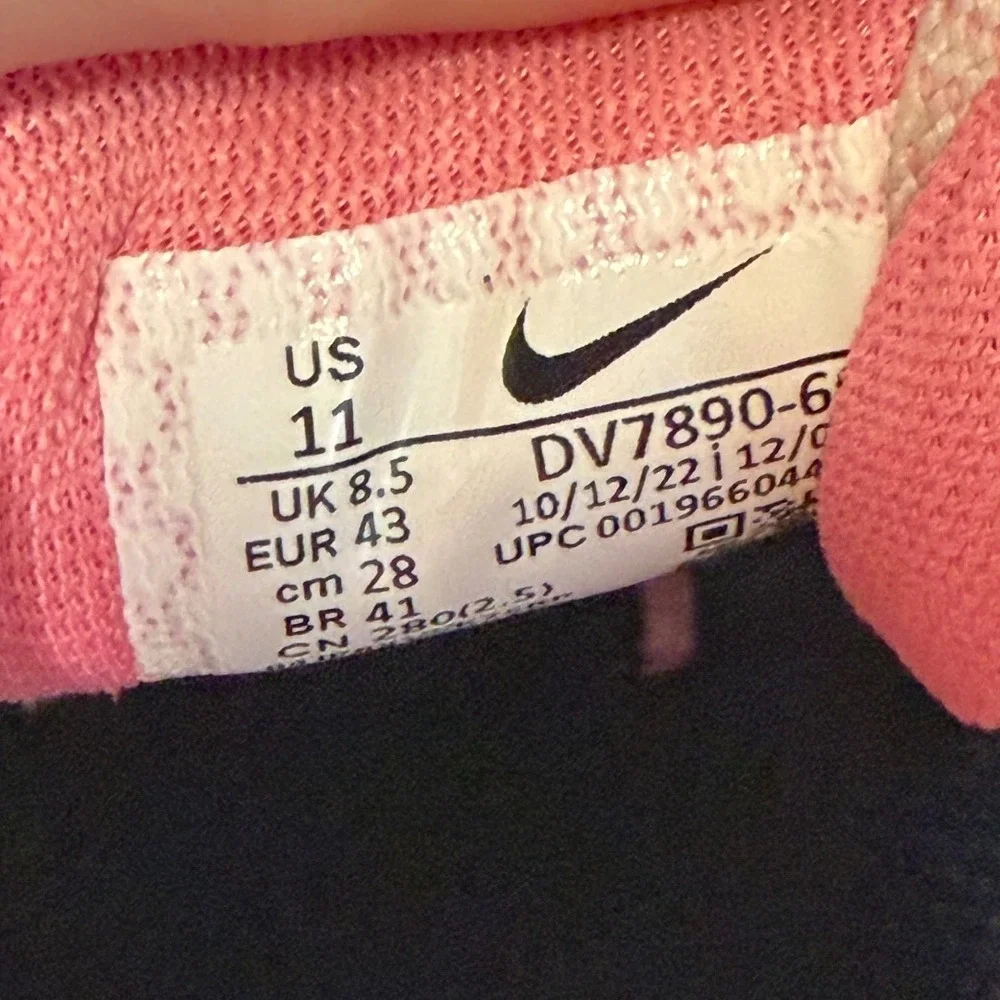Nike Air Zoom Pegasus 40 Pink Floral Polka Dot Running Shoes Gorpcore Size 11