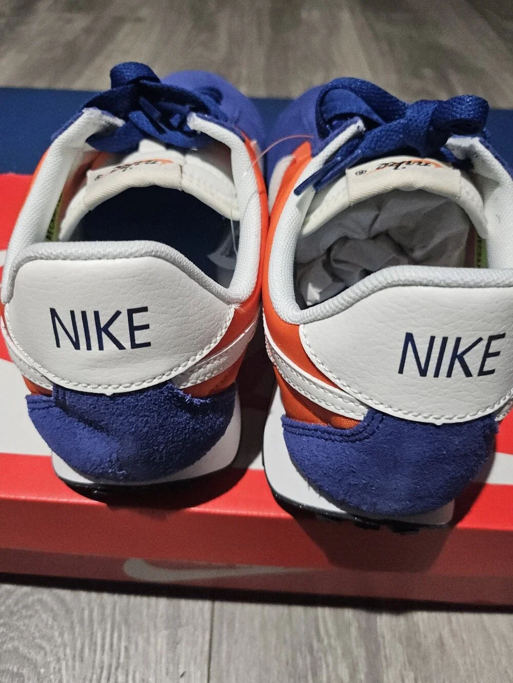 Nike  Classic Runner Sneakers in Blue & Orange