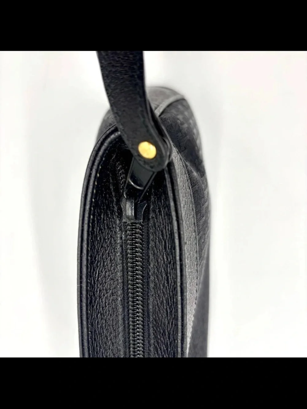 Gucci wristlet pouch