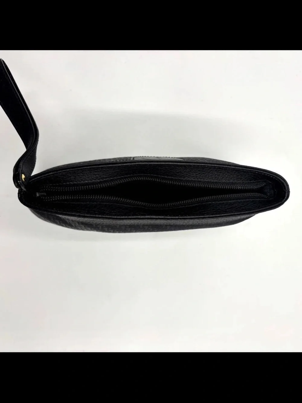 Gucci wristlet pouch
