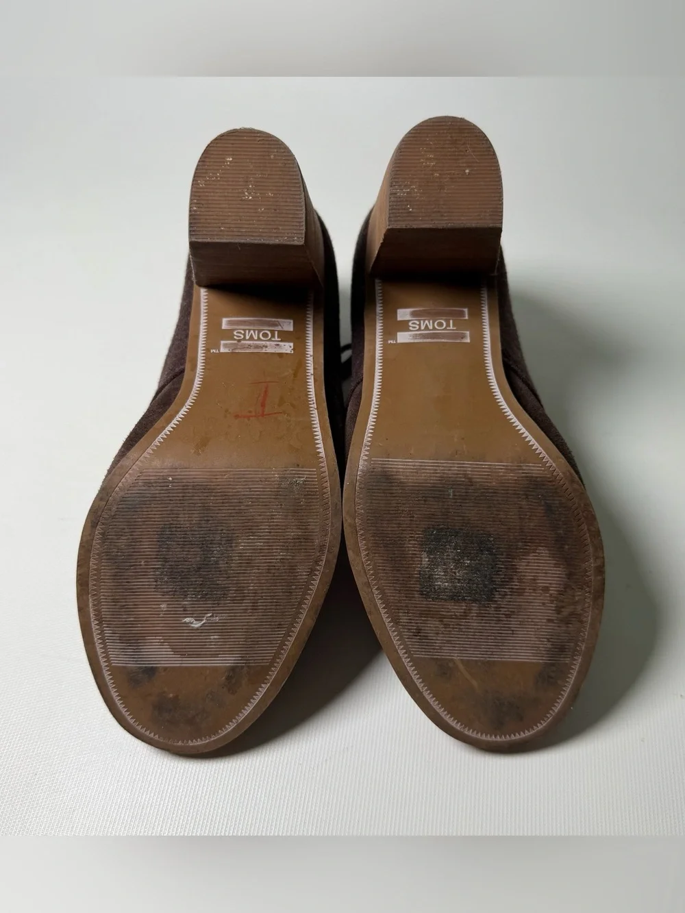 Toms lunata lace