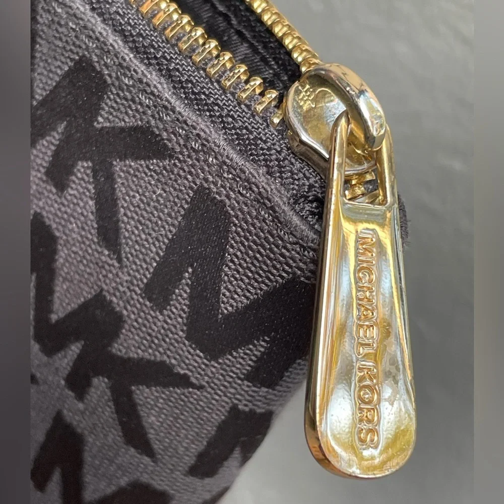 Michael Kors 🍒michael kors