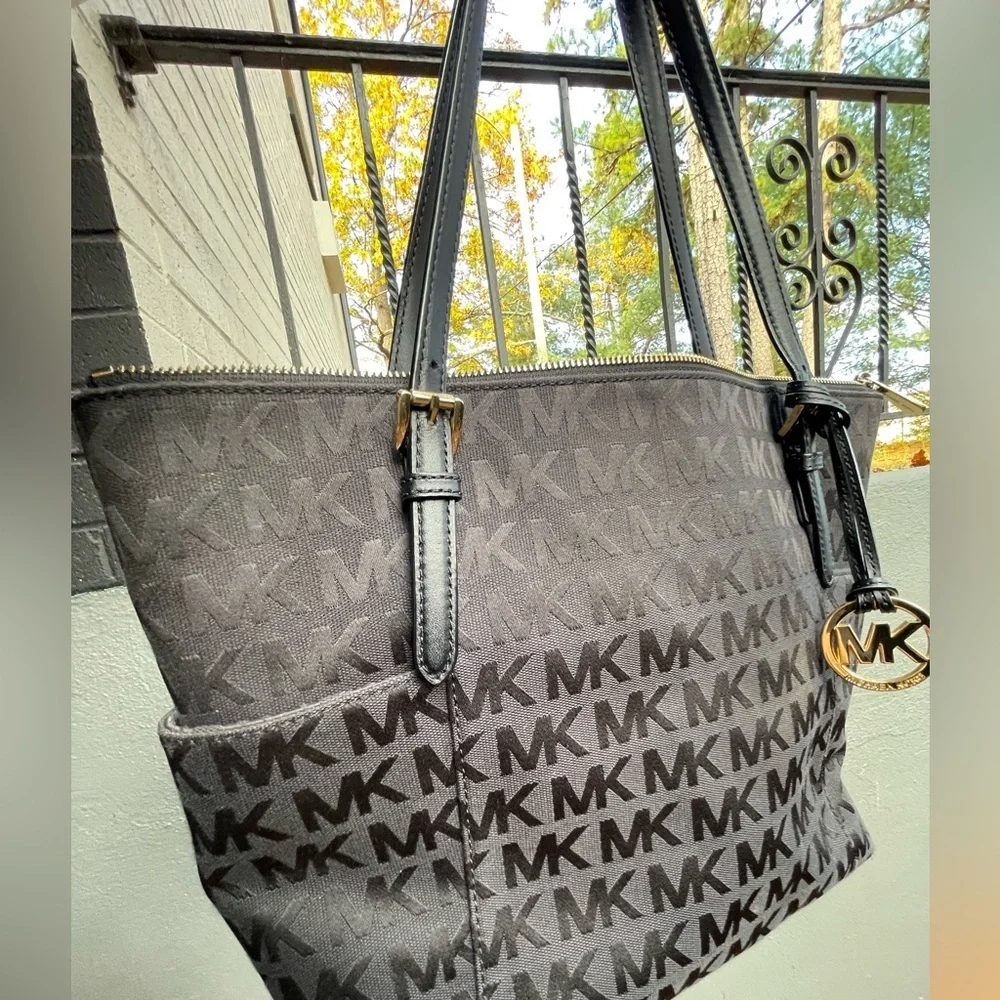 Michael Kors 🍒michael kors