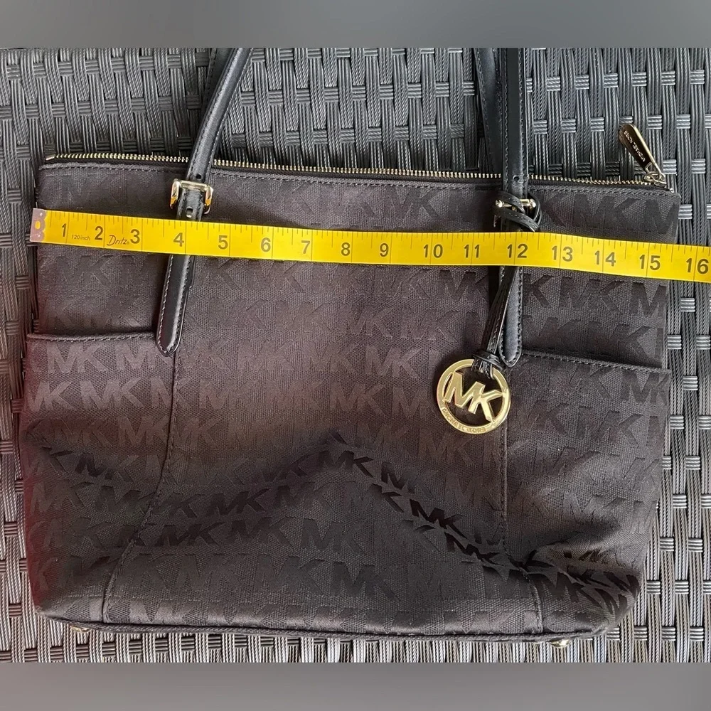 Michael Kors 🍒michael kors
