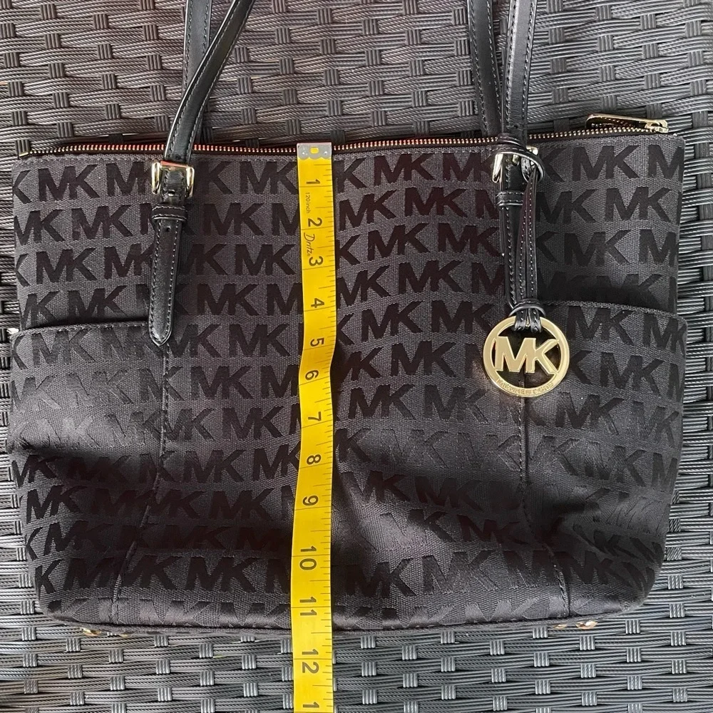 Michael Kors 🍒michael kors