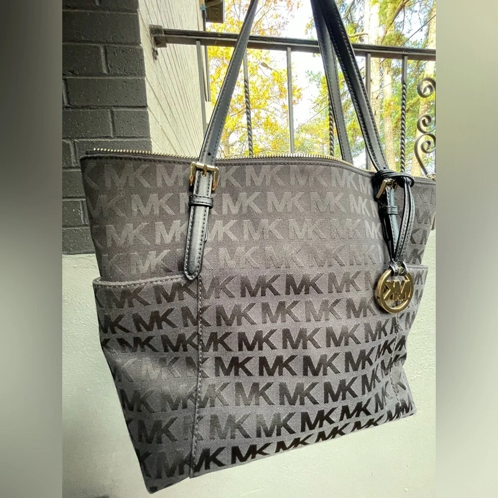 Michael Kors 🍒michael kors