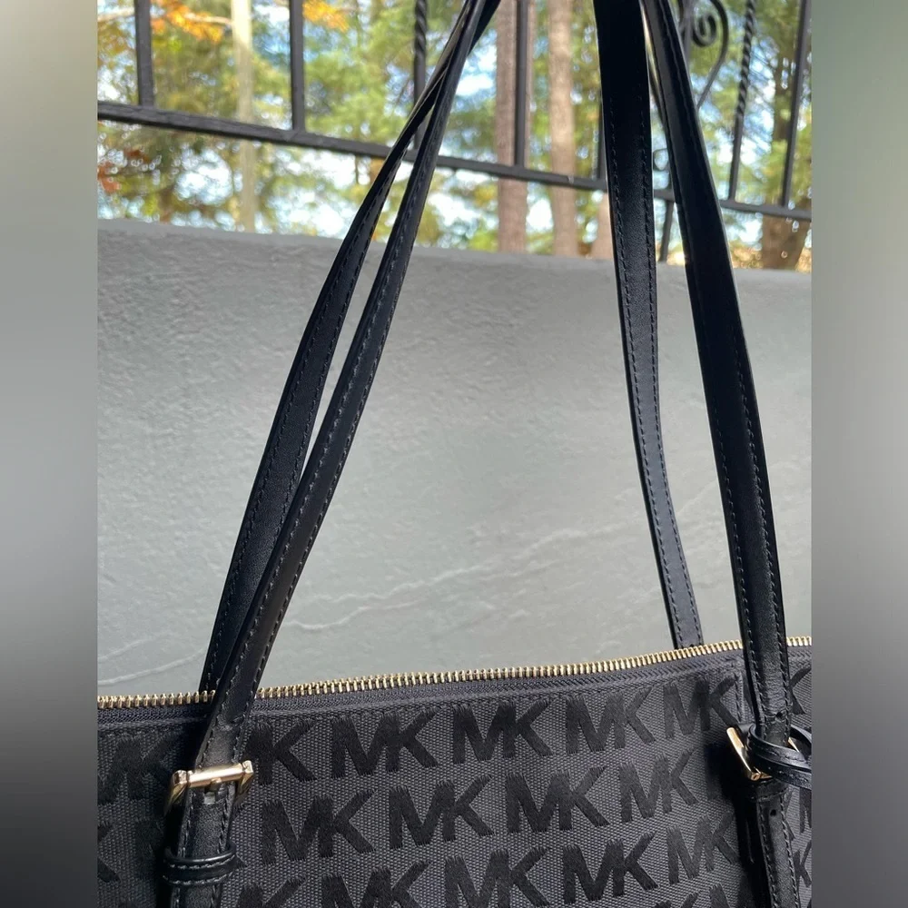 Michael Kors 🍒michael kors