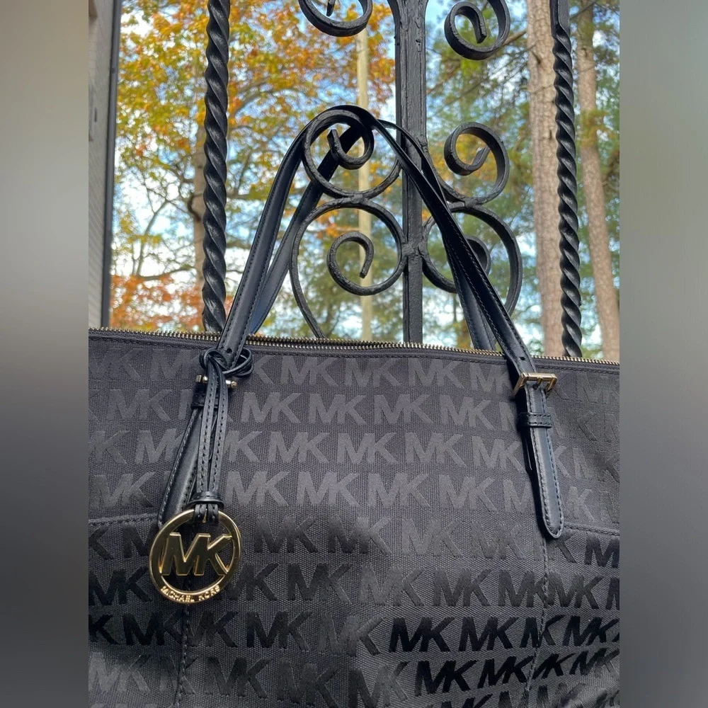 Michael Kors 🍒michael kors