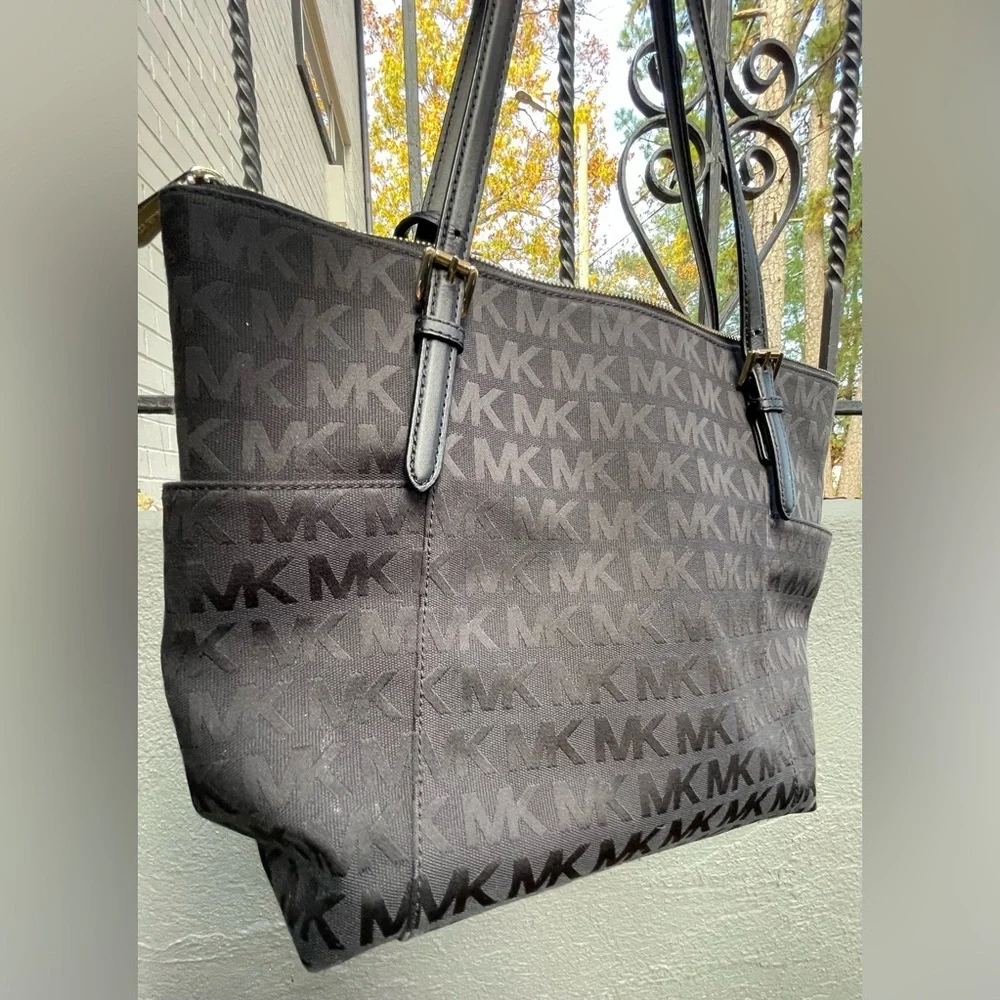 Michael Kors 🍒michael kors